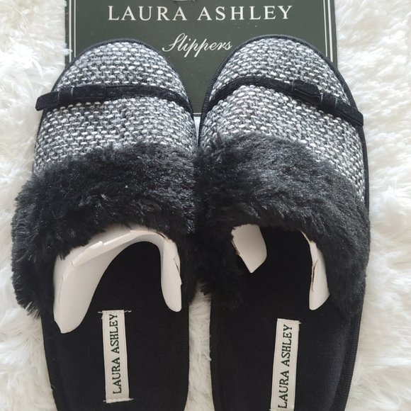 Laura Ashley Slipper Size M (6.5 - 7.5) NWT - Picture 1 of 4